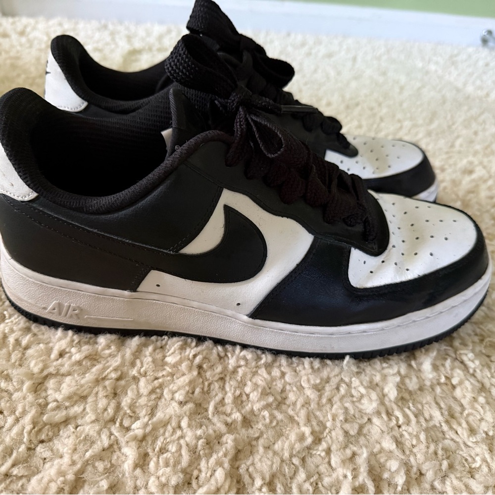 Men's Black and White Air Sneakers